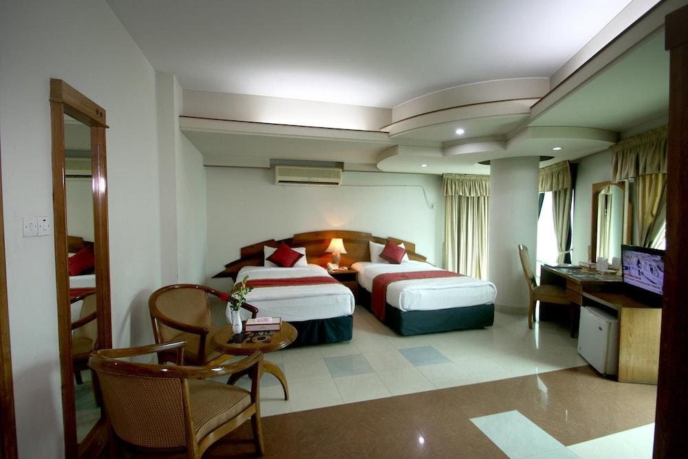Hotel Victory — 7