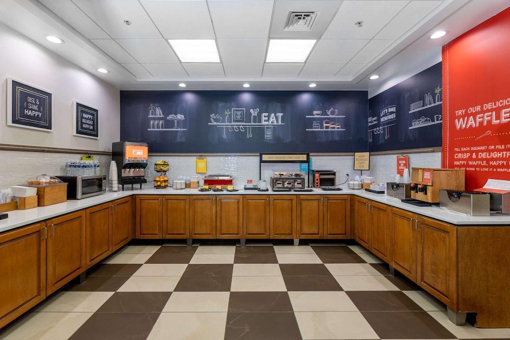 Hampton Inn Christiansburg-Blacksburg Mall Area — 10