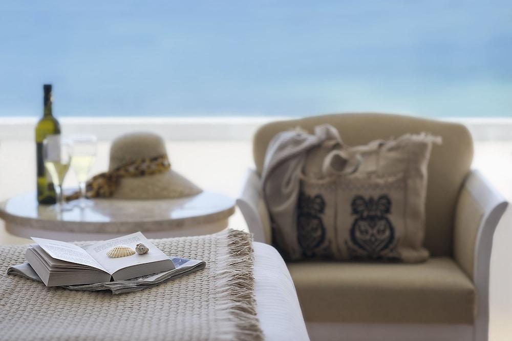Grecian Sands Hotel