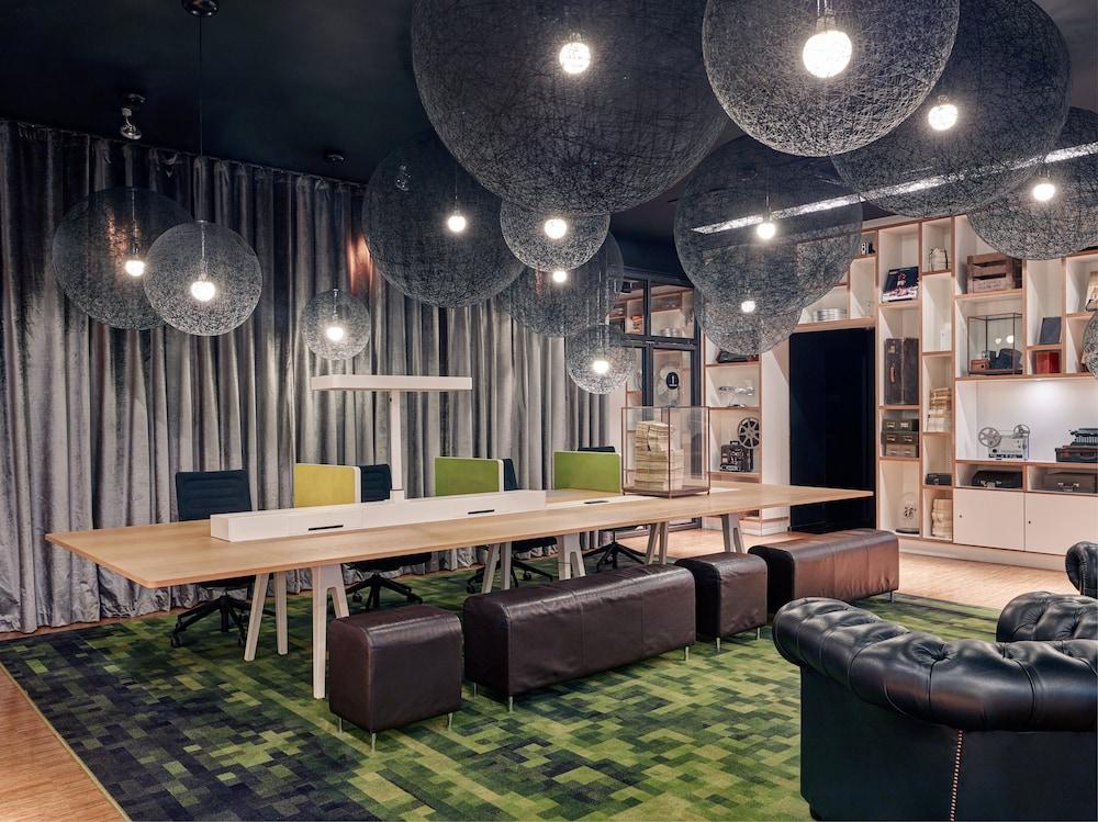 citizenM Hotel Glasgow — 10