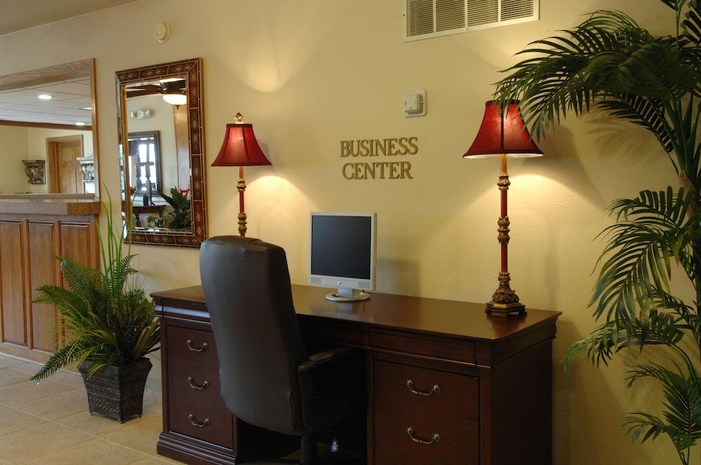 All American Inn and Suites — 9