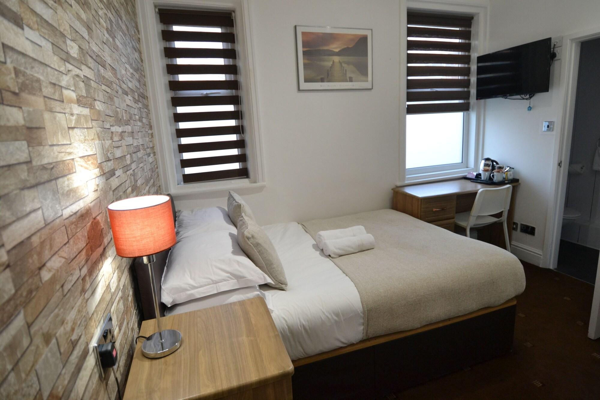 Hotel  33 — 8