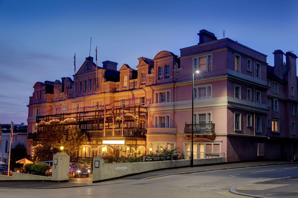 Norfolk Royale Hotel