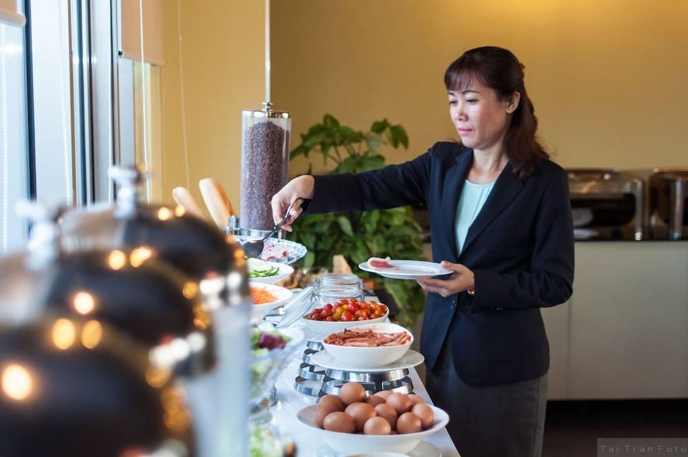 Ibis Saigon South — 8
