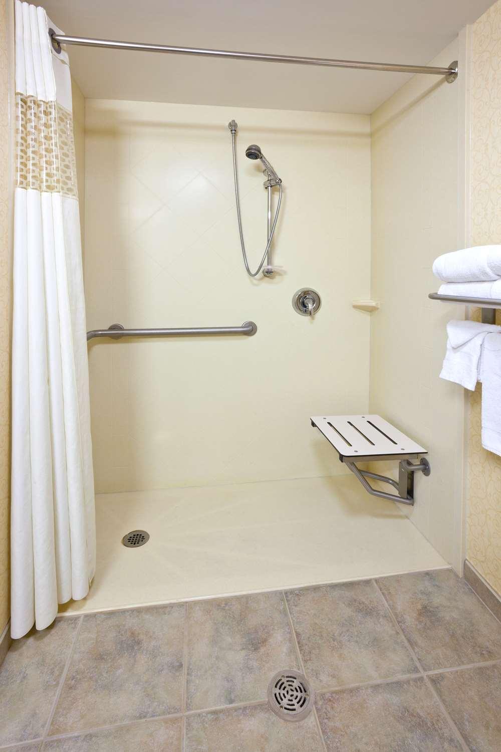 Hampton Inn & Suites Lino Lakes — 1