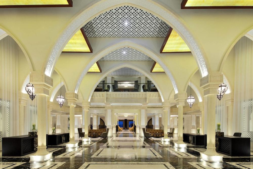 Sheraton Sharjah Beach Resort & Spa — 8