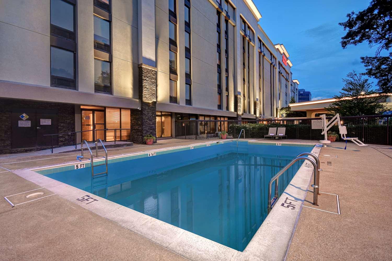 Hampton Inn & Suites Alexandria Old Town Area South — 9