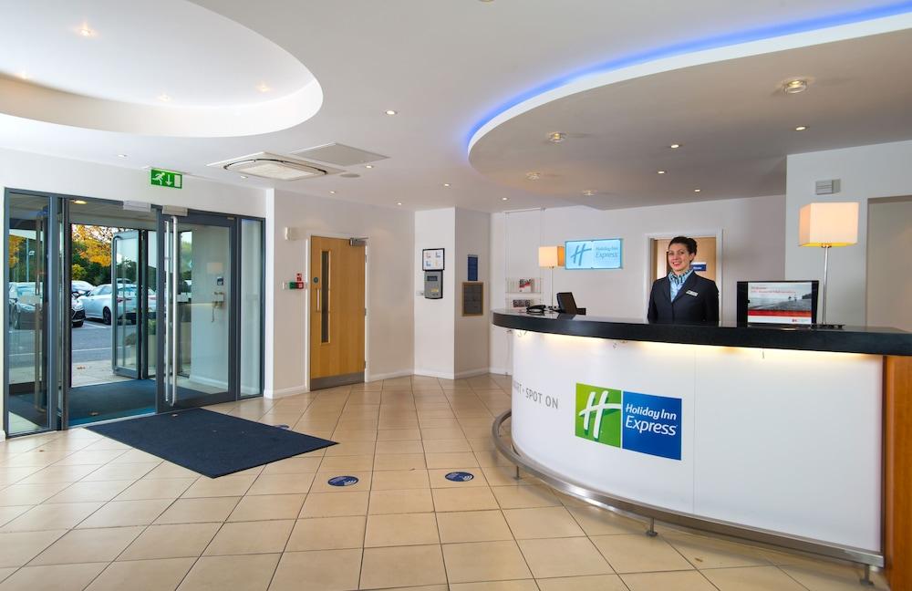 EXPRESS BY HOLIDAY INN BEDFORD — 3