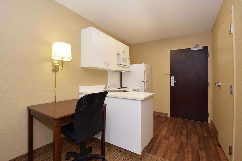 Extended Stay America Los Angeles - Burbank Airport
