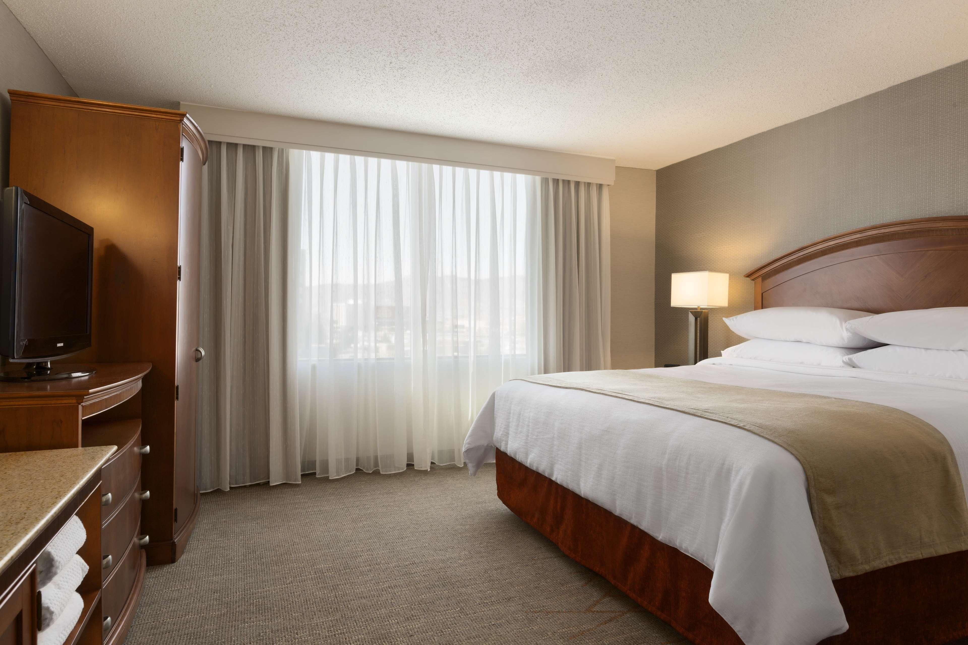 Embassy Suites by Hilton El Paso — 10