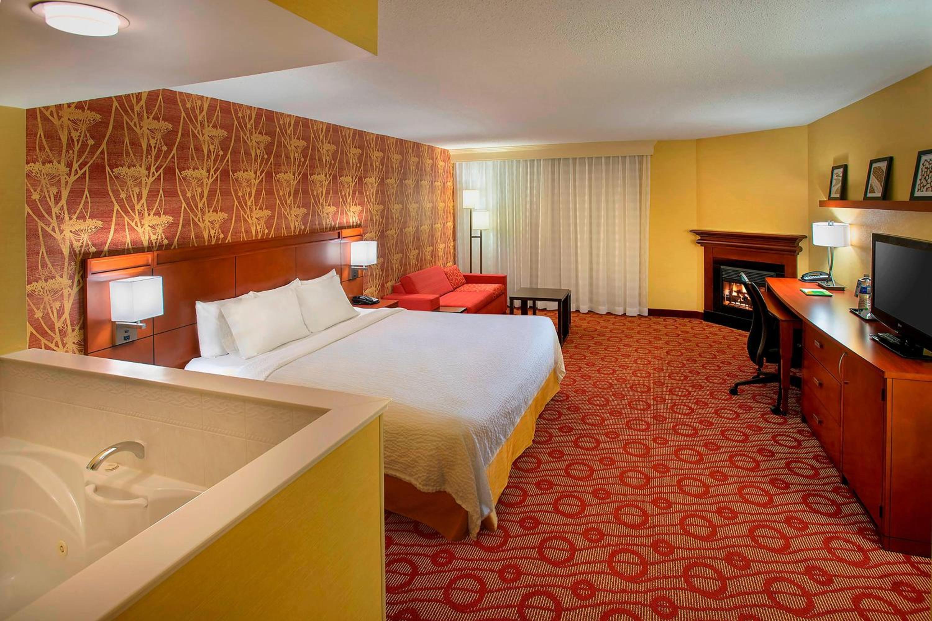 COURTYARD BY MARRIOTT NIAGARA FALLS — 9