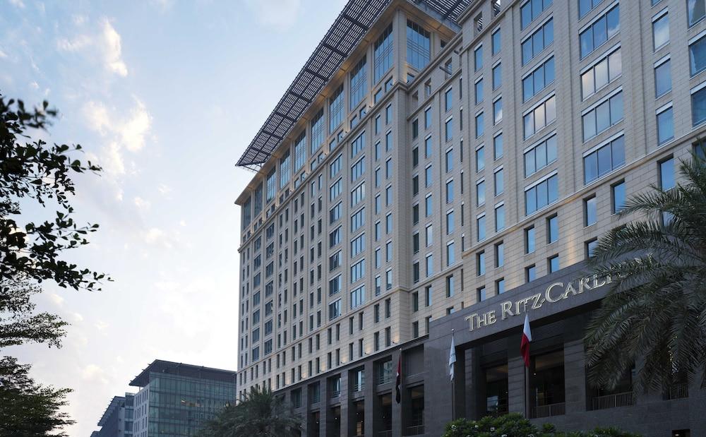 The Ritz Carlton Dubai International Financial Centre — 10