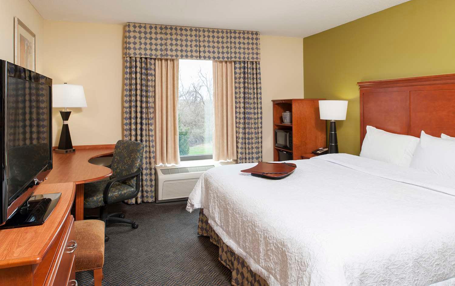 Hampton Inn Jacksonville, IL — 9