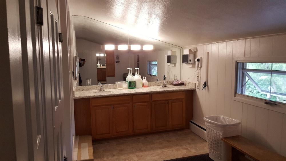 St. Moritz Lodge & Condominiums — 9