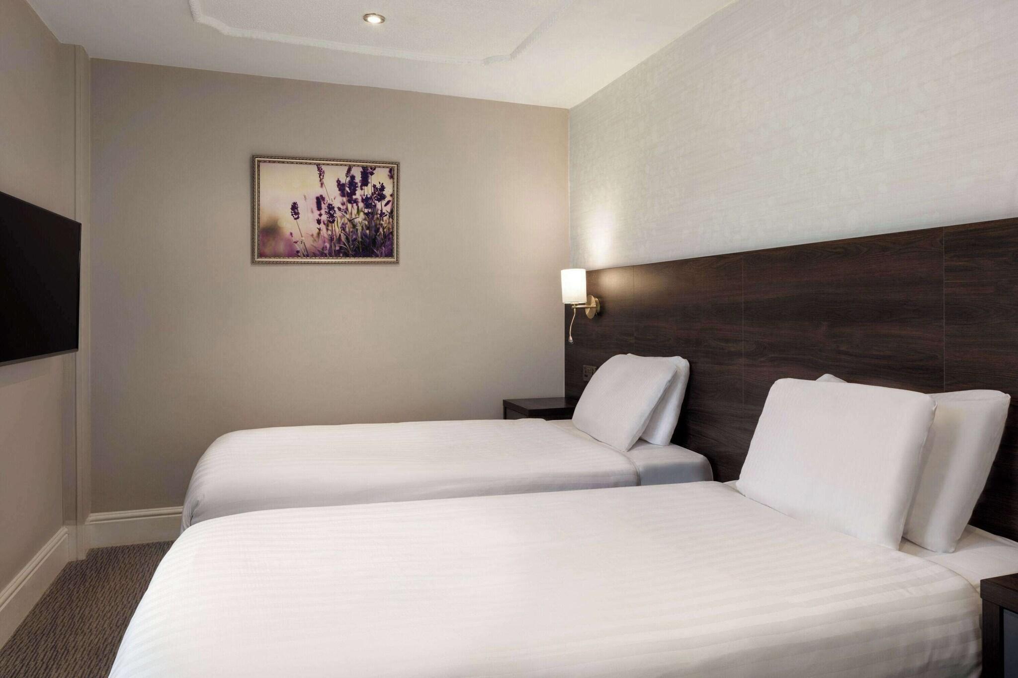 Trafford Hall Hotel Manchester, Trademark Collection by Wyndham — 10