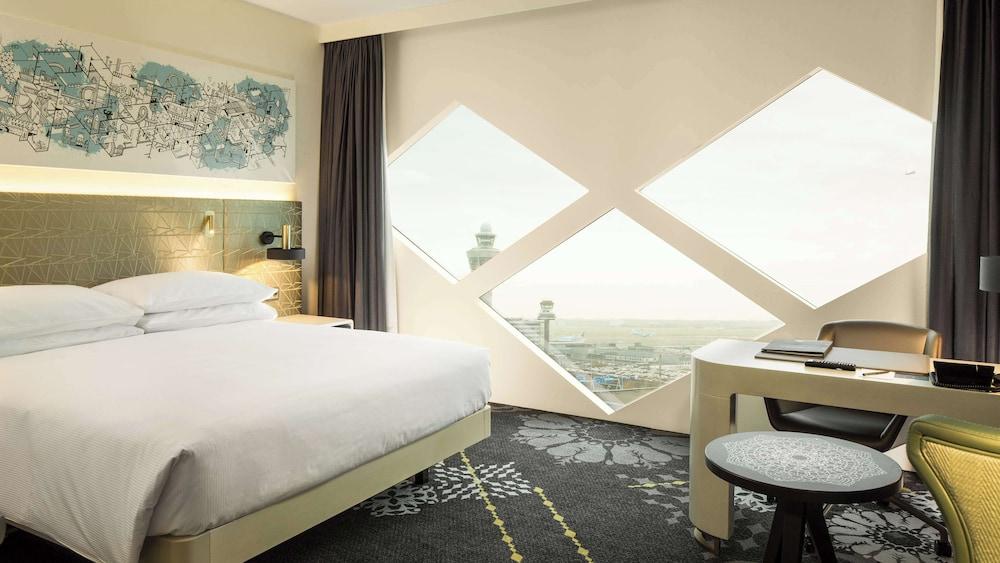 Hilton Amsterdam Airport Schiphol — 10