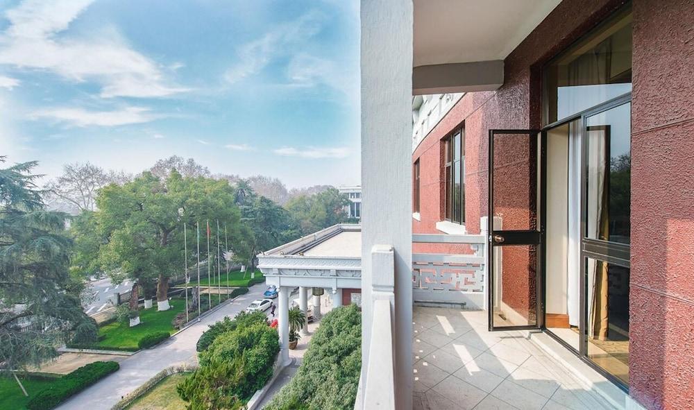 Shangri-La Hangzhou 3874 — 6
