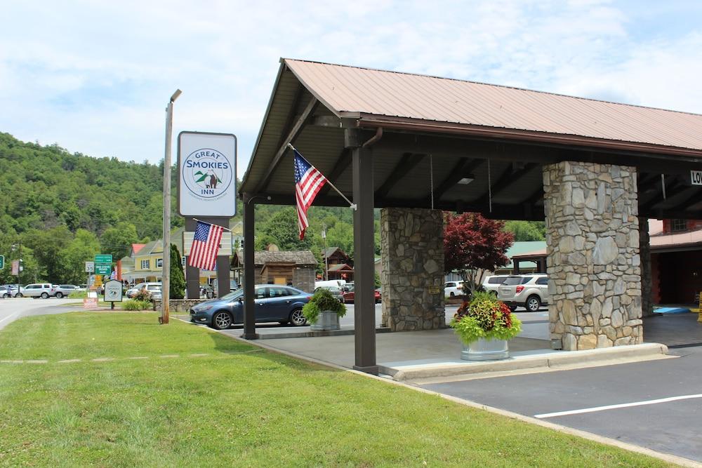 GREAT SMOKIES INN CHEROKEE — 4