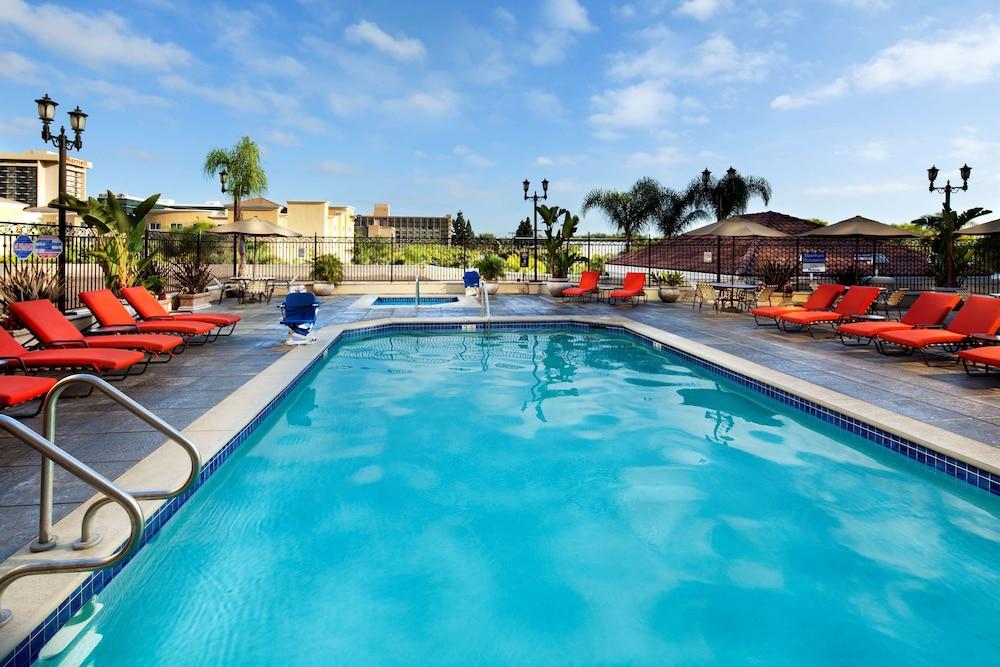DoubleTree Suites by Hilton Hotel Anaheim Resort - Convention Center — 3