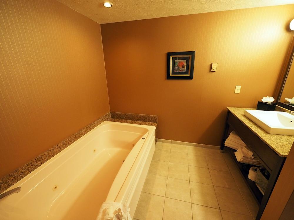 Evergreen Resort — 5