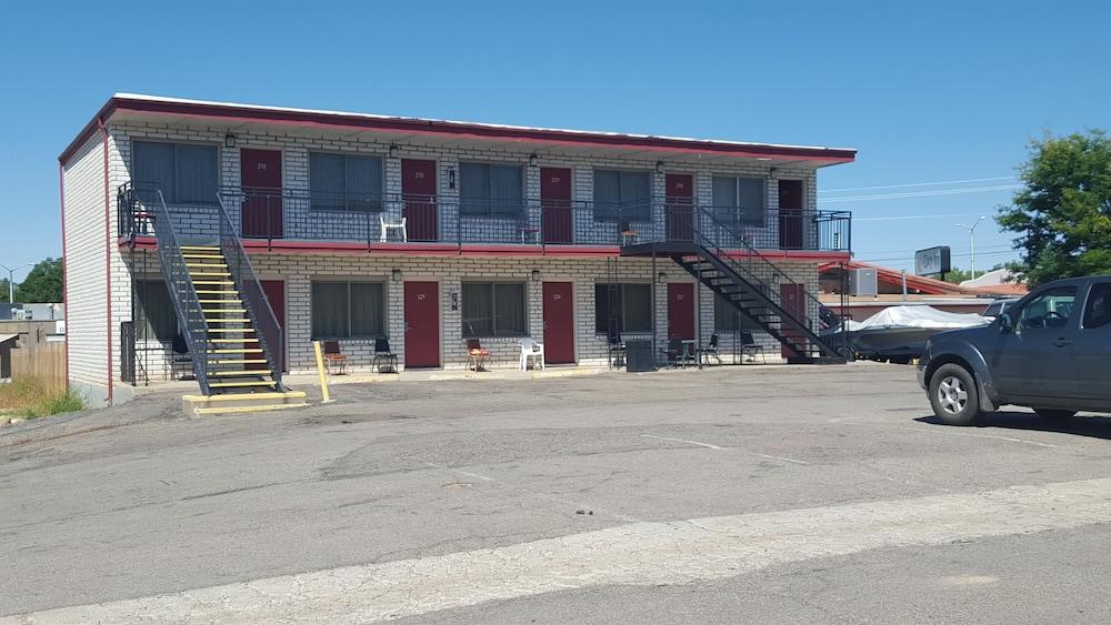 Knights Inn Cortez CO — 4