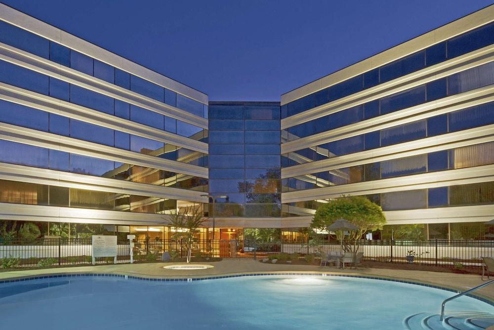 Hilton Durham near Duke University — 4