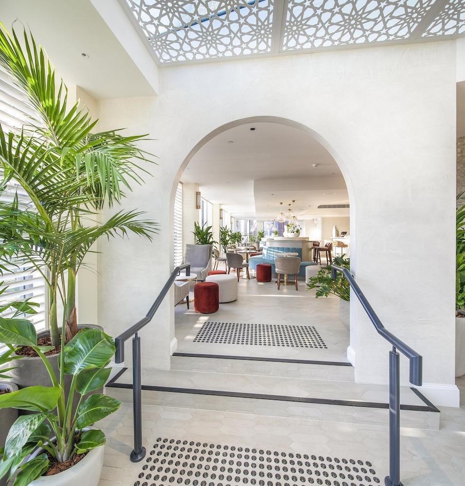 CROWNE PLAZA COOGEE BEACH — 9