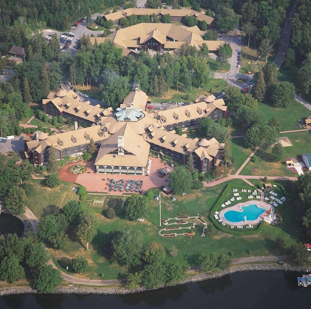 Fairmont Le Chateau Montebello 83742 — 4