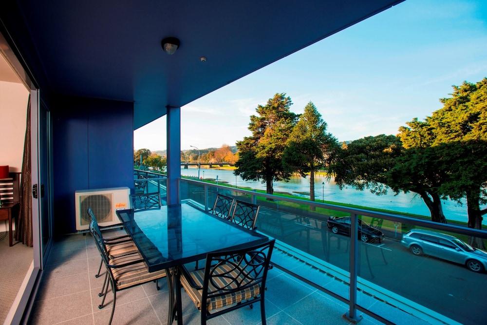 EMERALD HOTEL & CONFERENCE CENTRE 104671 — 3