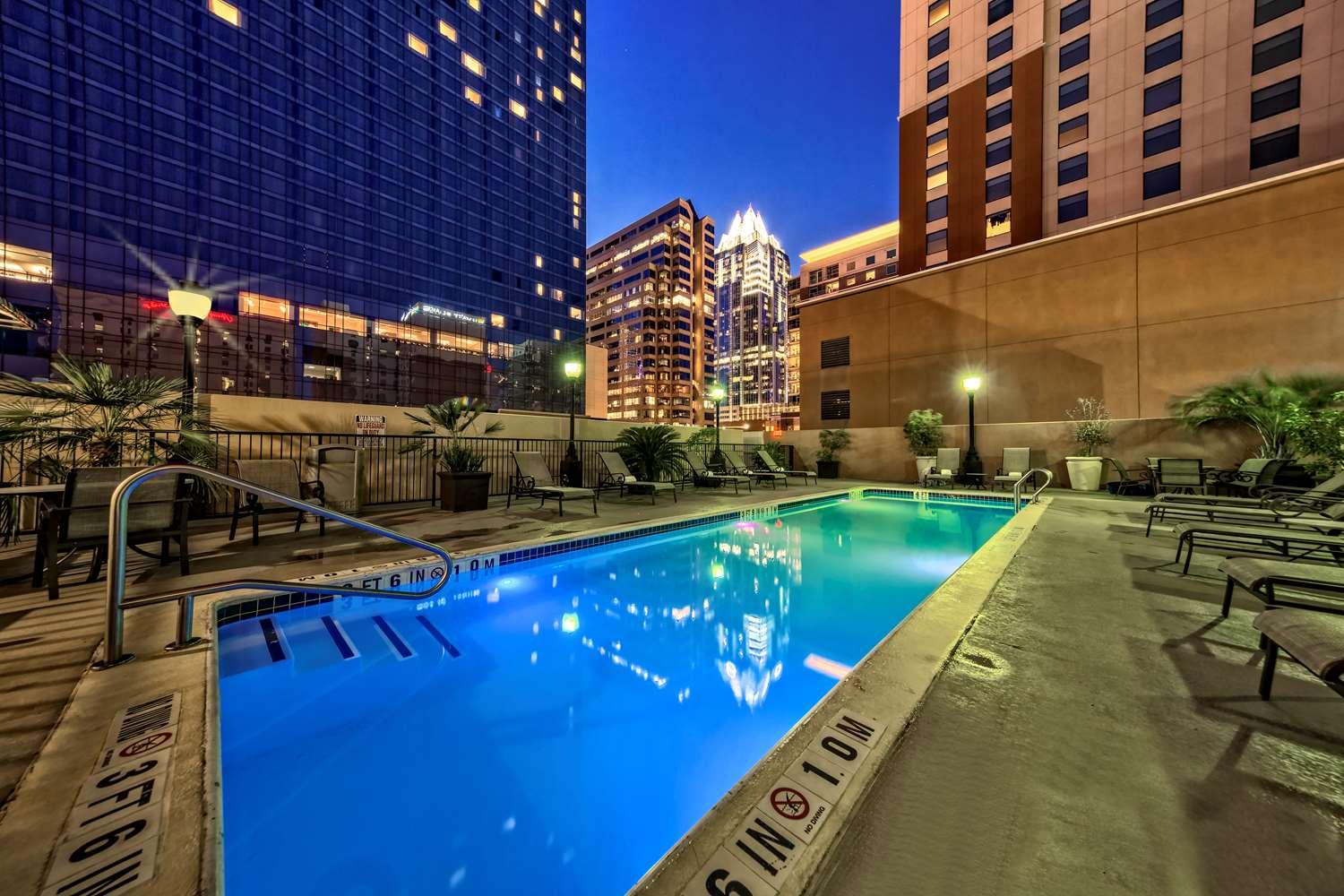 Hampton Inn & Suites Austin-Downtown — 5