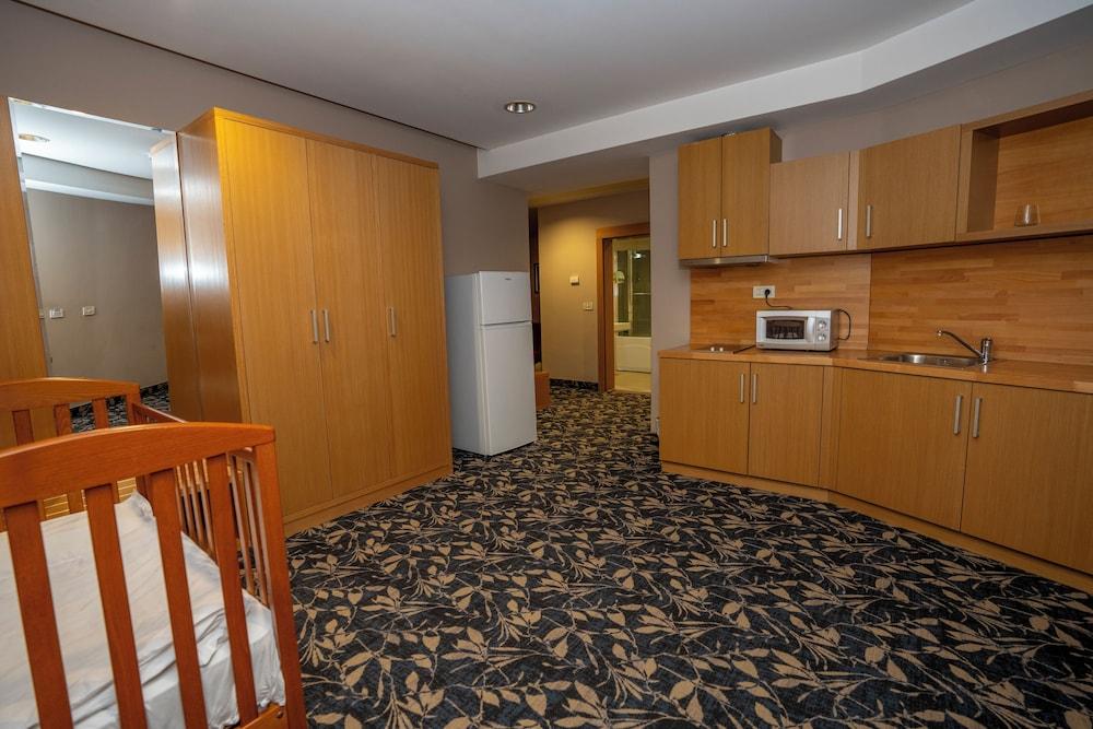 HOTEL COLOSSEO — 1