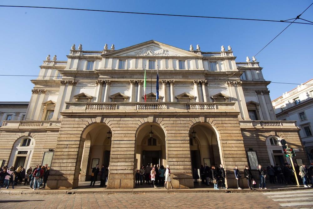 PARK HYATT MILAN 15114 — 3