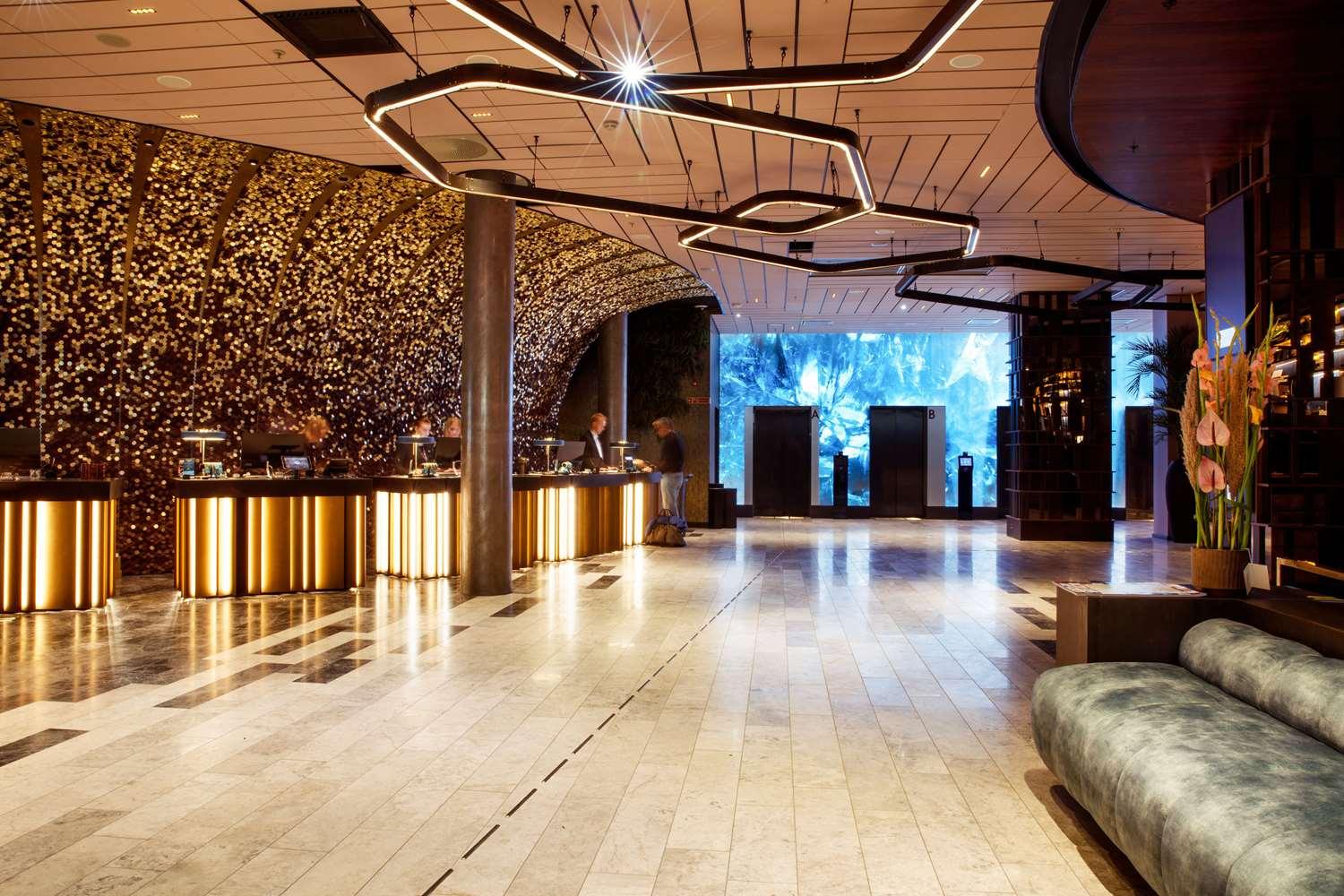 Clarion Hotel The Hub — 6