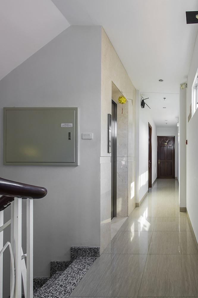 Lucky Star Hotel 266 De Tham — 10