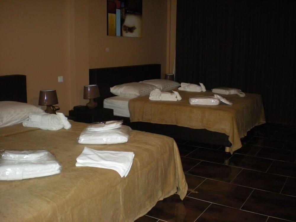Sheva Hotel — 4