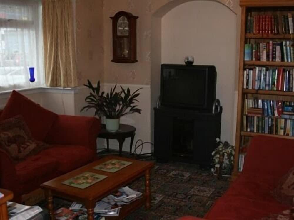 Glenview Guest House — 4