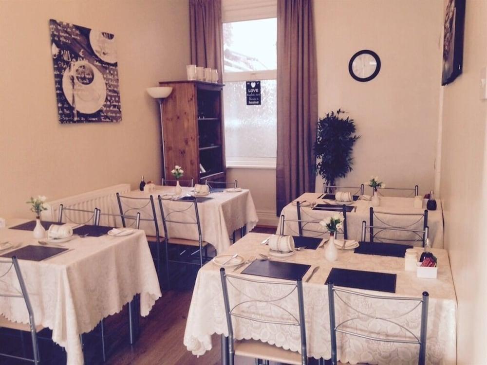 Hazelgrove Guest House — 10