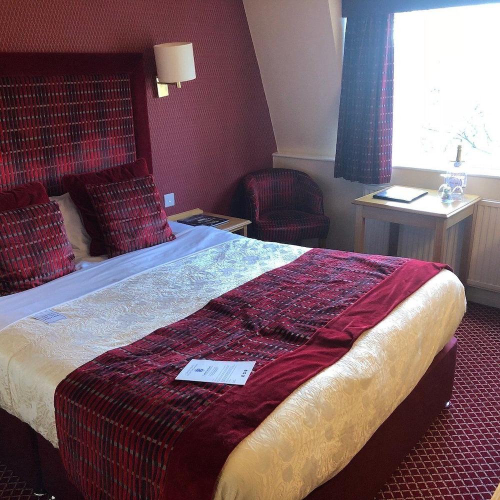 Carlton Park Hotel — 10