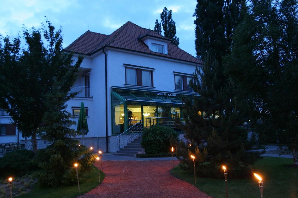 DANUBIUS HEALTH SPA RESORT THERMIA PALACE(formerly THERMIA PALACE HOTEL) — 8