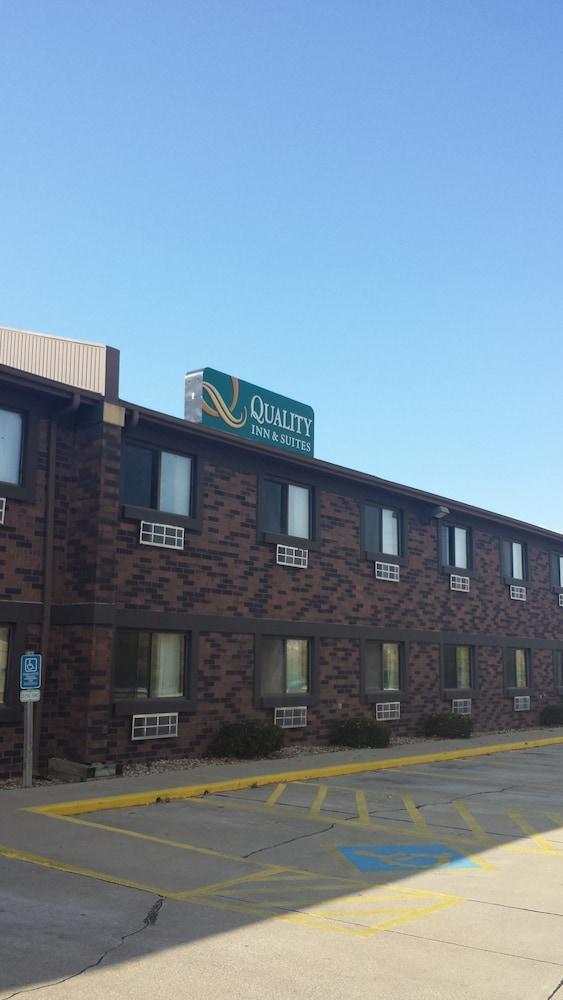 Quality Inn & Suites Champaign North - Urbana — 6