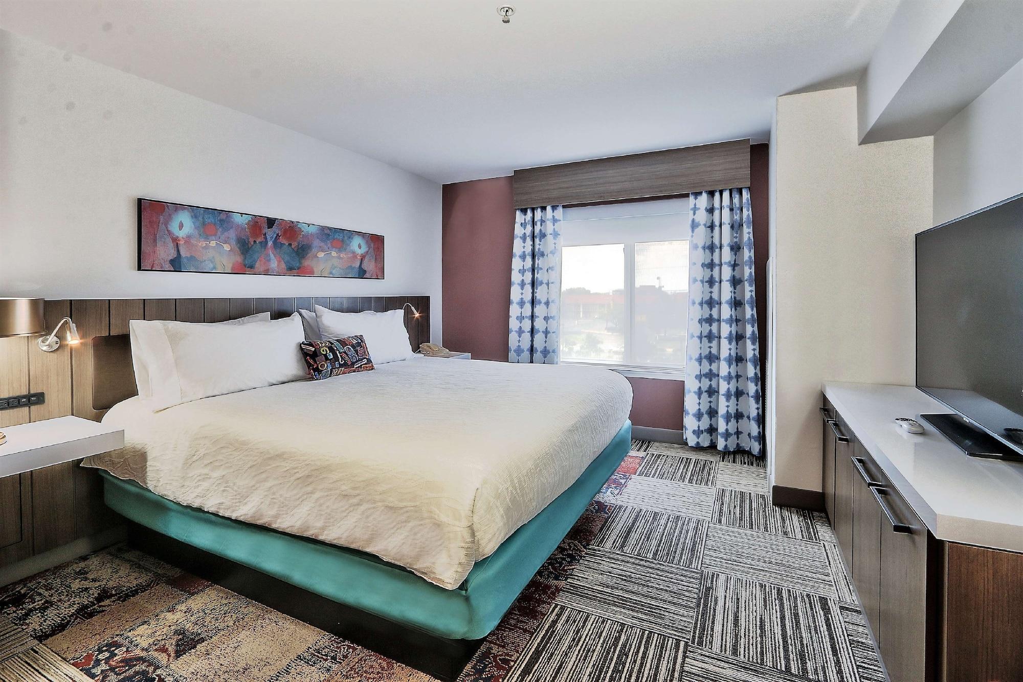 Hilton Garden Inn Albuquerque-Journal Center — 7