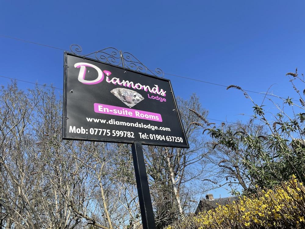 Diamonds Lodge Ltd (Ex Crossways Guest House)