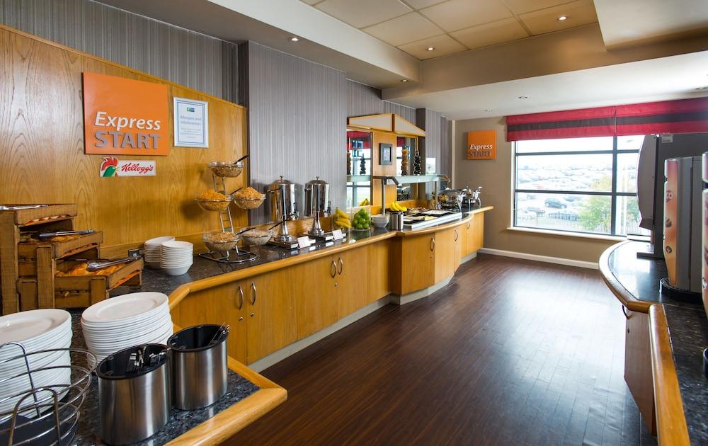 Holiday Inn Express London Luton Airport — 6