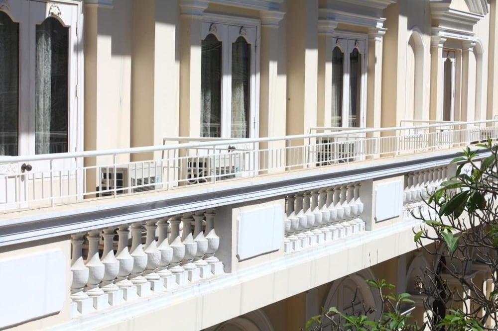 HOTEL CONTINENTAL SAIGON — 7