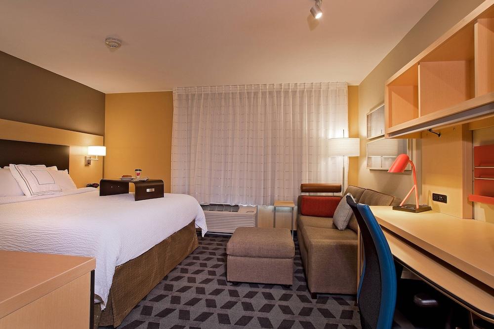 TownePlace Suites Dodge City — 10
