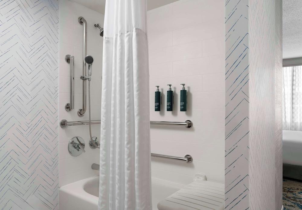 DoubleTree by Hilton Hartford Downtown — 2