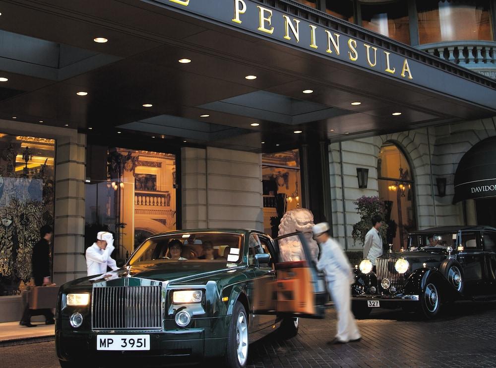 The Peninsula Hong Kong 92699 — 9