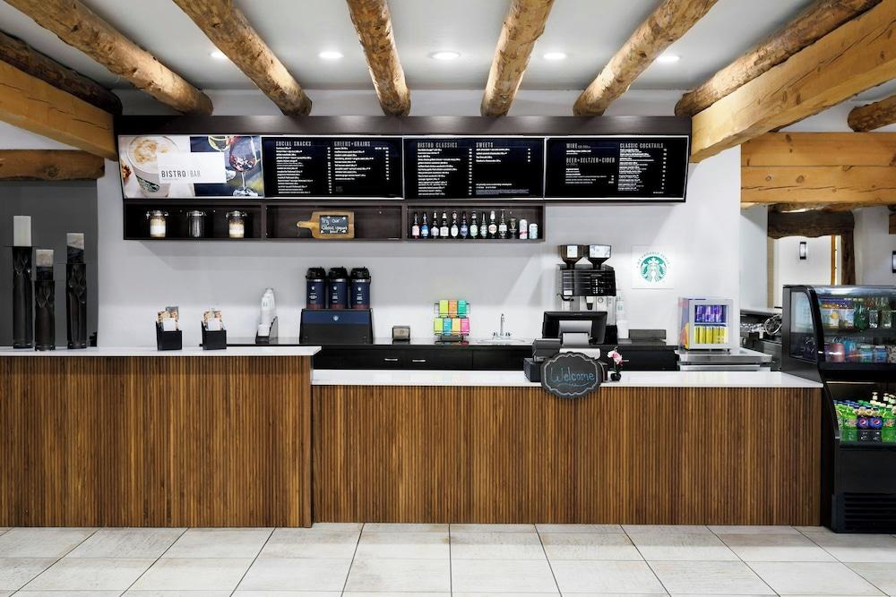 Courtyard by Marriott Albuquerque — 4