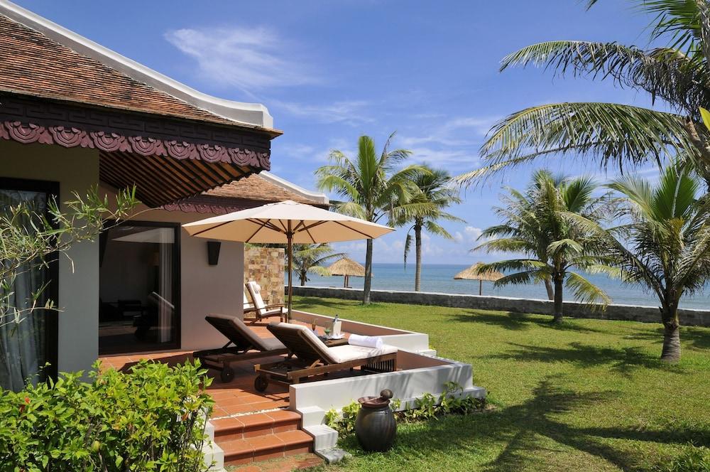 Lapochine Beach Resort 1076208 — 2