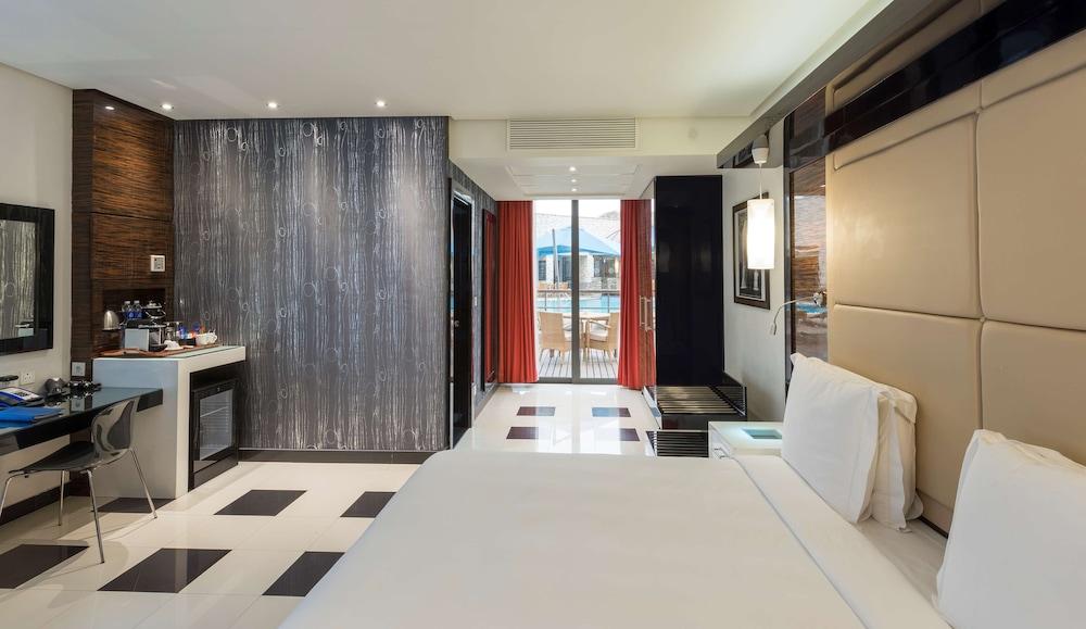 RADISSON BLU HOTEL, LUSAKA — 10
